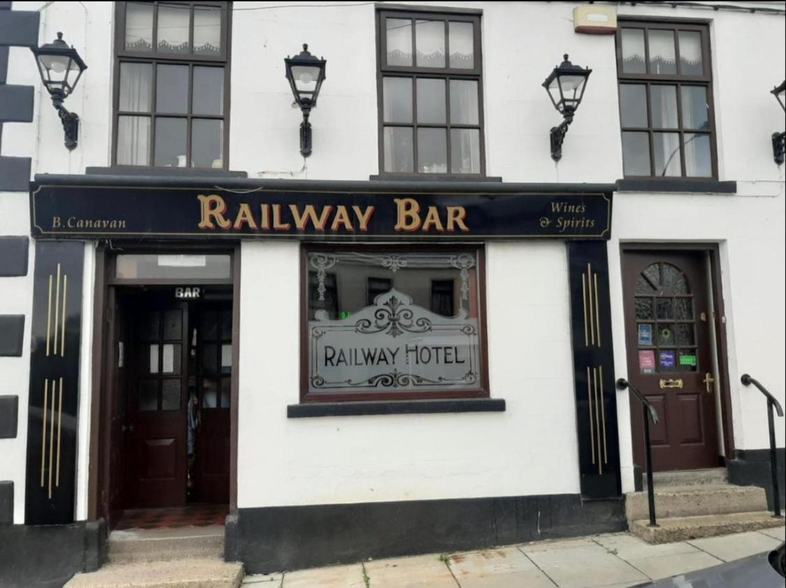 Railway Bar Apartment Poyntzpass Exteriör bild