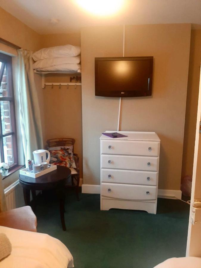 Railway Bar Apartment Poyntzpass Exteriör bild